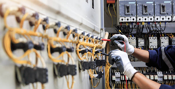 Professional Electrician technician working in Vivian, LA